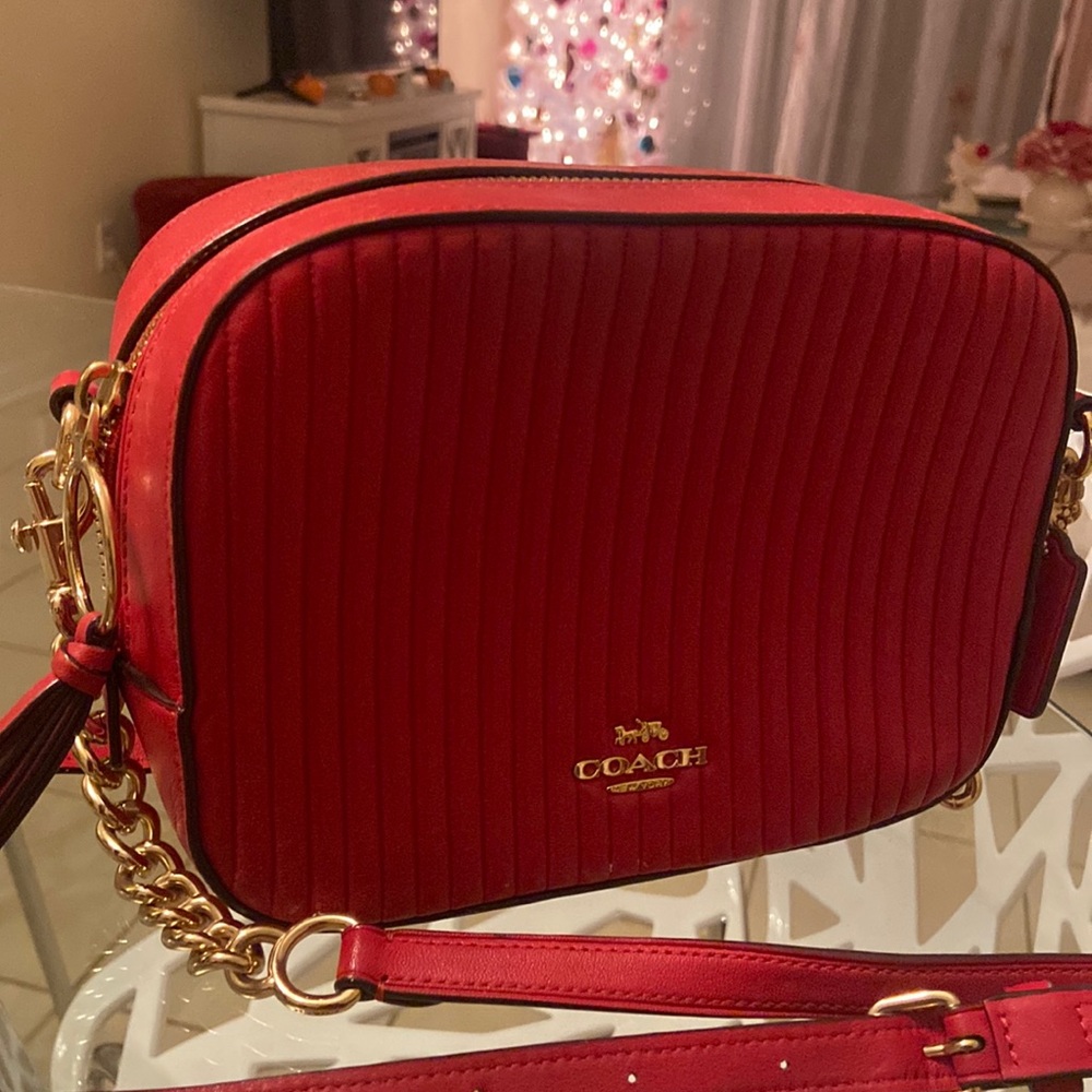 Beautiful Coach leather purse! Great condition.